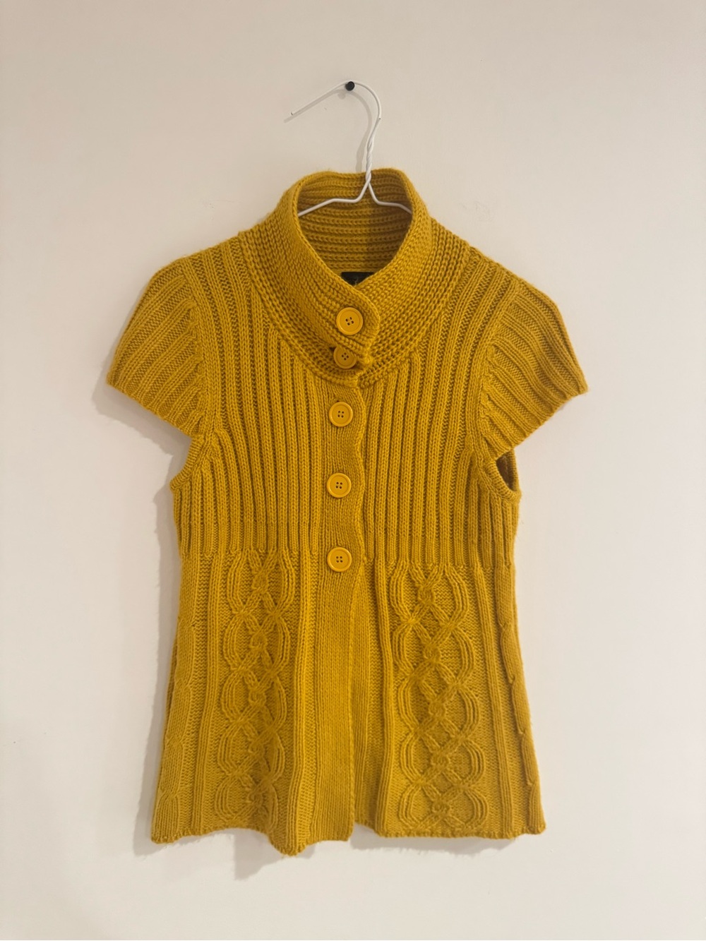Women’s Cable-Knit Short Sleeve Sweater with Button Front Size Large